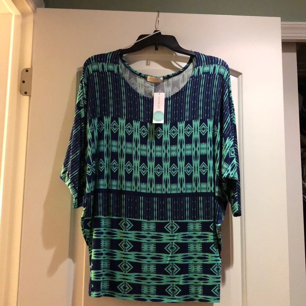 Stitch fix NWT Renee C. navy and teal Dolman top